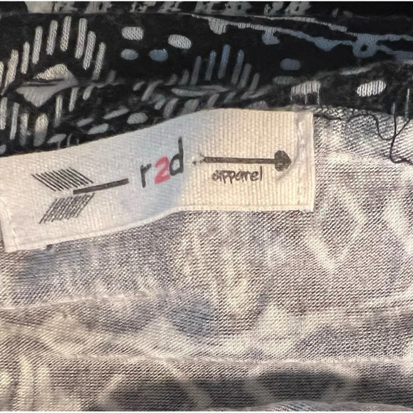 R2d, S, adjustable, sleeveless embroidered tier, black w/geometric design maxi - Picture 5 of 9